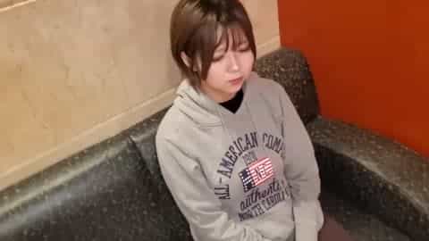 [外观] SNS 从附近隐藏的巨乳便利店店员 / 名称标签和奇闻趣事指定