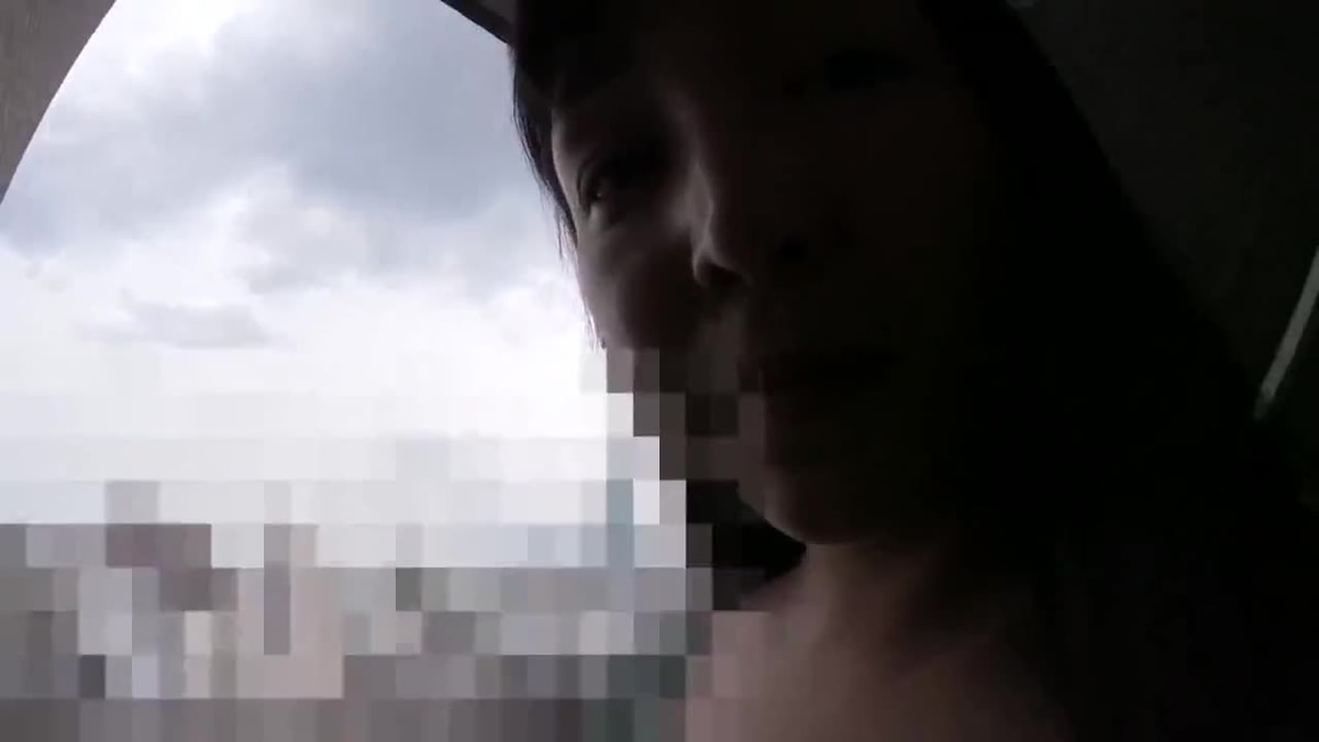 FC2-PPV-1089562 【个人拍摄】33岁没有老婆/老公的时候母乳冲进屋②紧急楼梯上……阳台上……不道德的羞耻暴露母乳喷